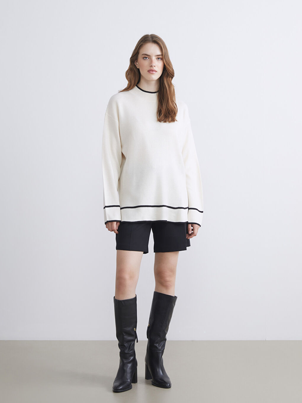 Женщины экрю Свитер-1