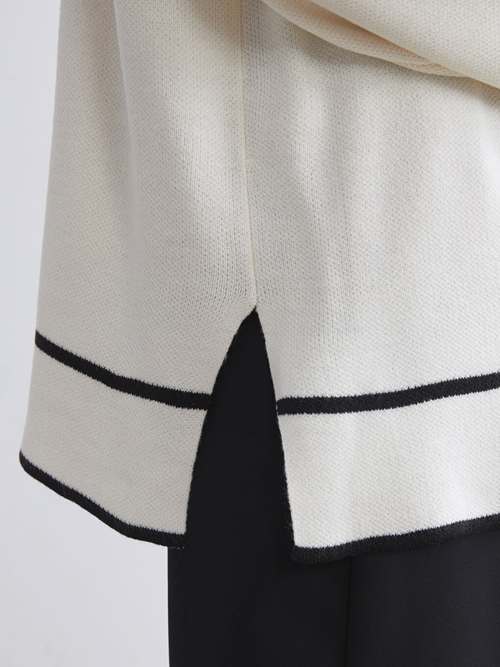 Женщины экрю Свитер-2