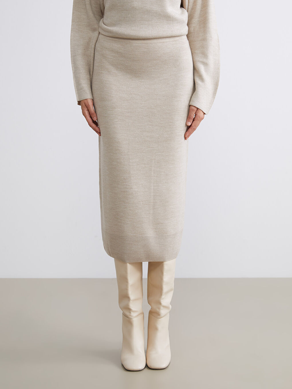 Elastic Waist Knitwear Skirt-1