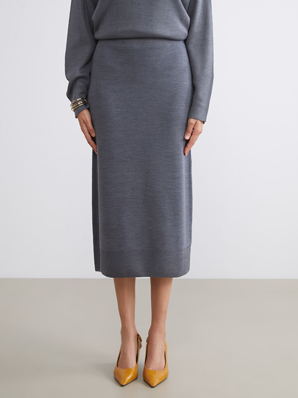 Elastic Waist Knitwear Skirt-1