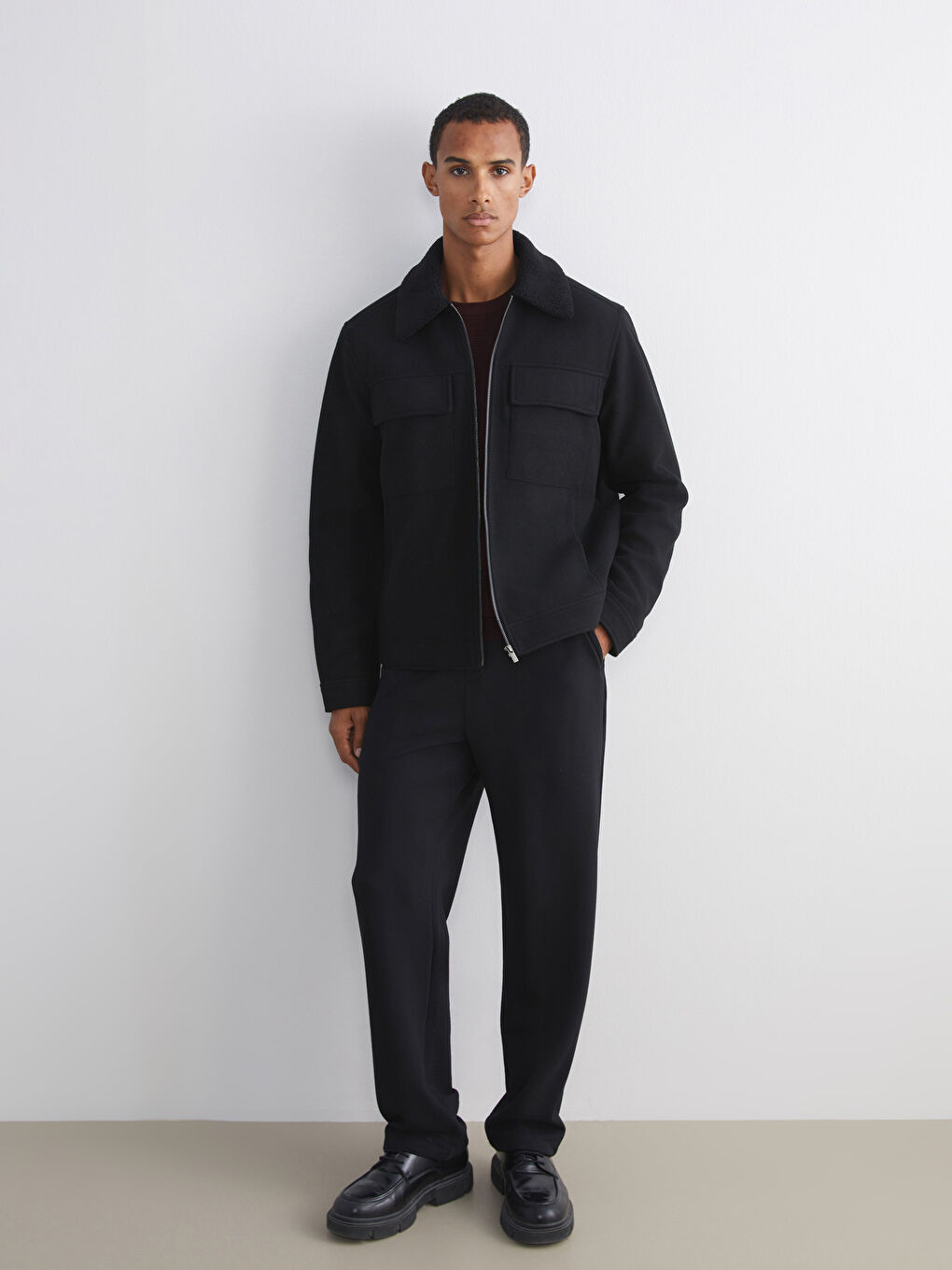 Siyah Standart Kalıp Kürk Yaka Erkek Kaşe Mont-1