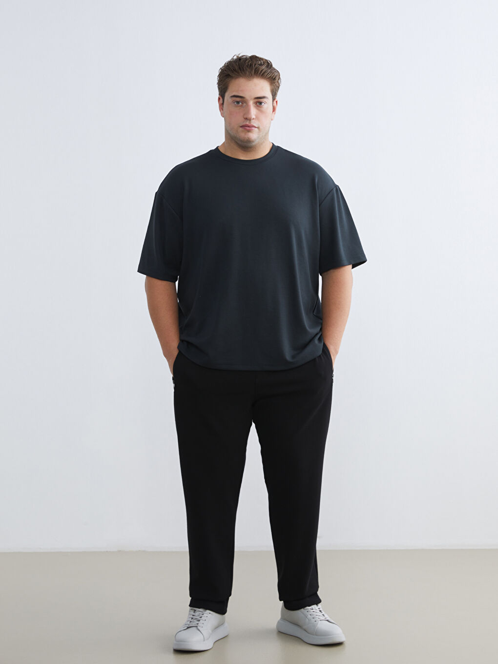 Siyah Standart Kalıp Erkek Eşofman Altı-1