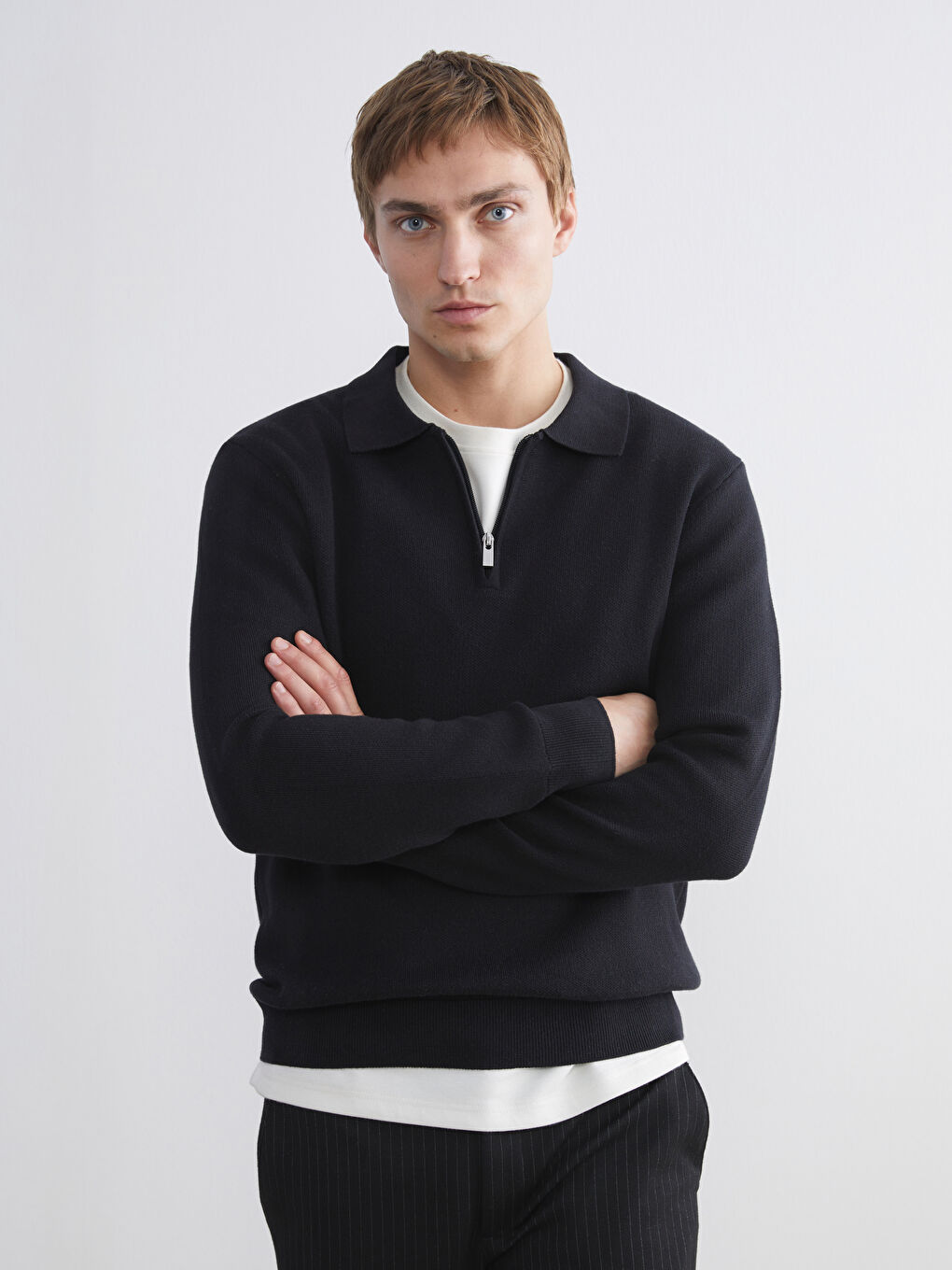 چاکەتی یەخەی پۆڵۆ بۆ پیاوان بە زیپ