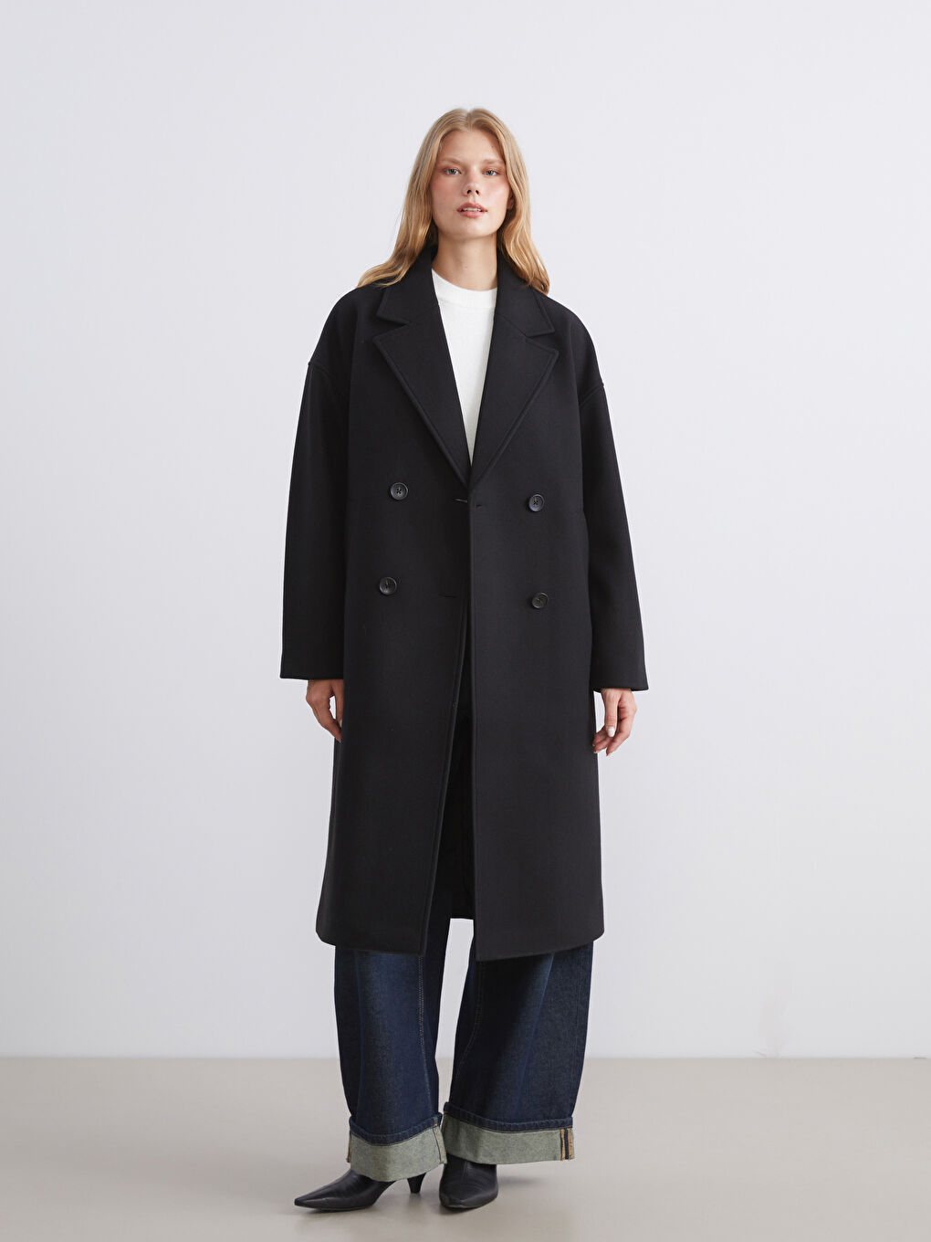 Siyah Kruvaze Yaka Kadın Kaşe Kaban-1