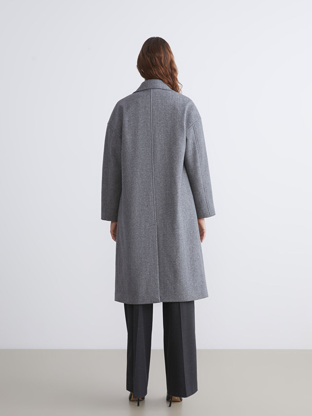 Gri Kruvaze Yaka Kadın Kaşe Kaban-5