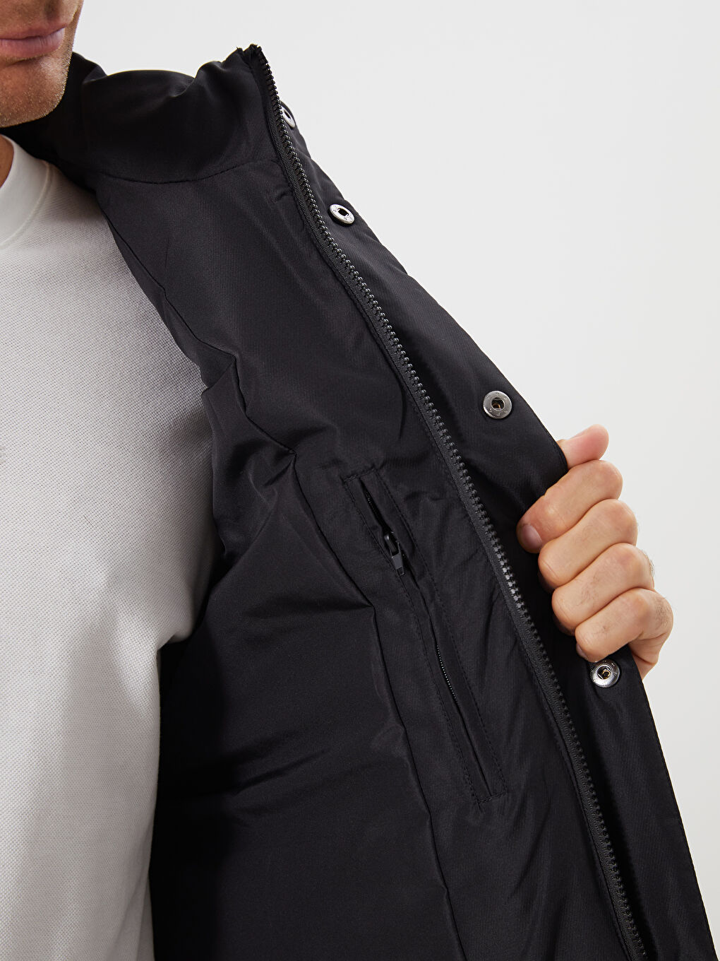 Standard Fit Funnel Neck Men's Puffer Gilet-3