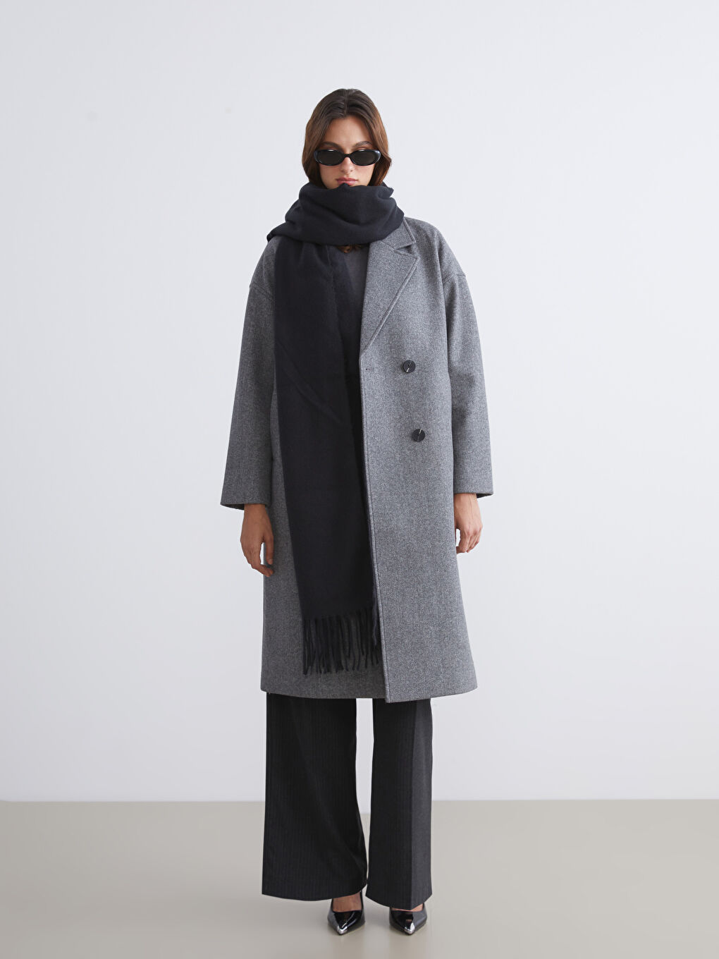 Woman BLACK Scarf-1