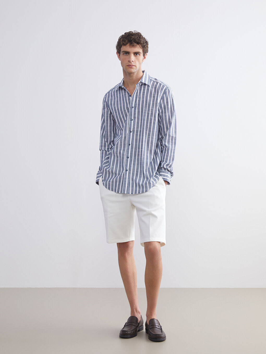 قميص رجالي تويل مُخَطَّط كم طويل بقصة ضيقة-1