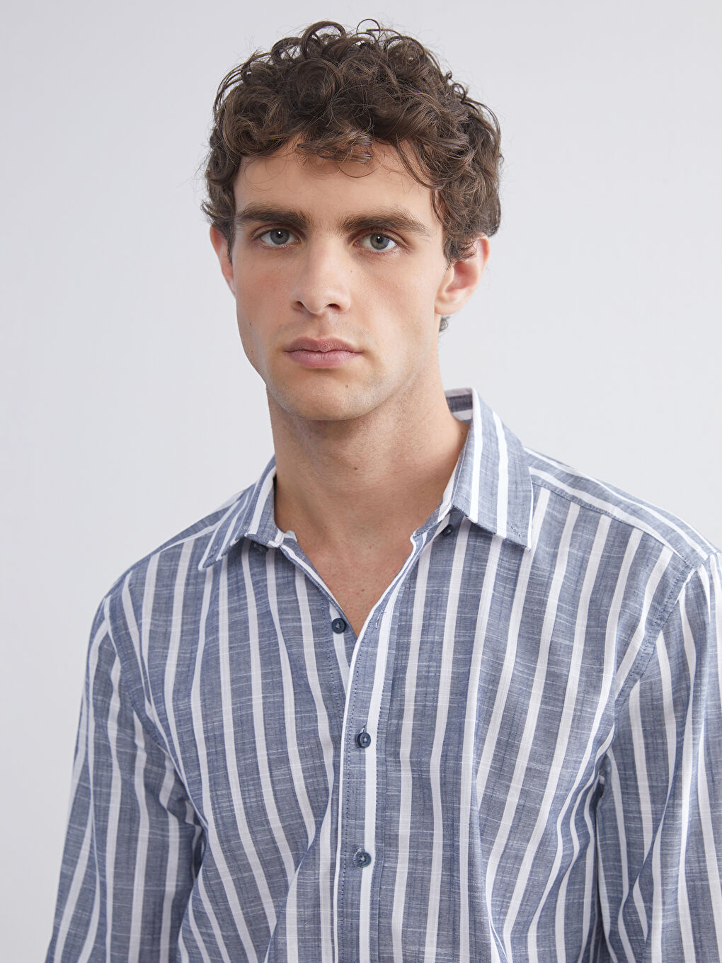 قميص رجالي تويل مُخَطَّط كم طويل بقصة ضيقة-2