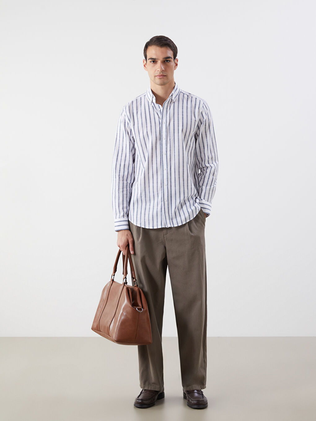 Chemise Svelte à Manches Longues Rayée en Sergé pour Hommes-1