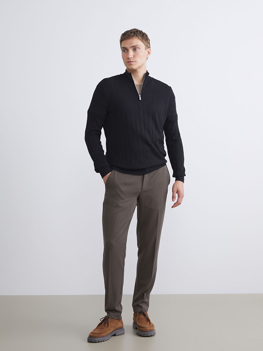 Siyah Fermuarlı Dik Yaka Erkek Triko Kazak-1