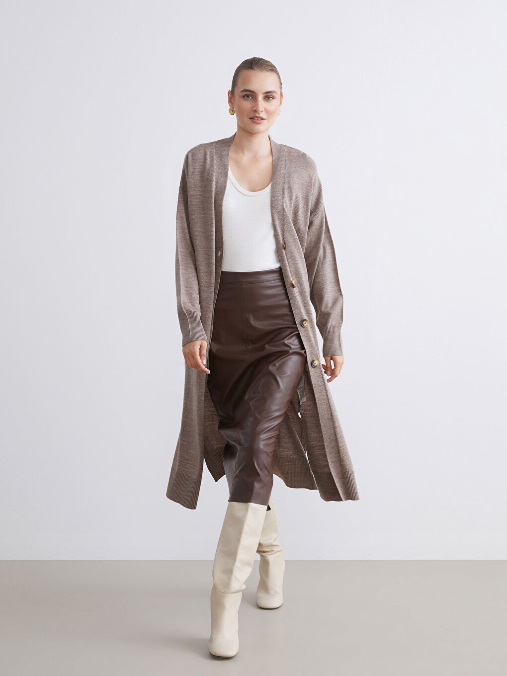 Bej V Yaka Kadın Triko Hırka-2