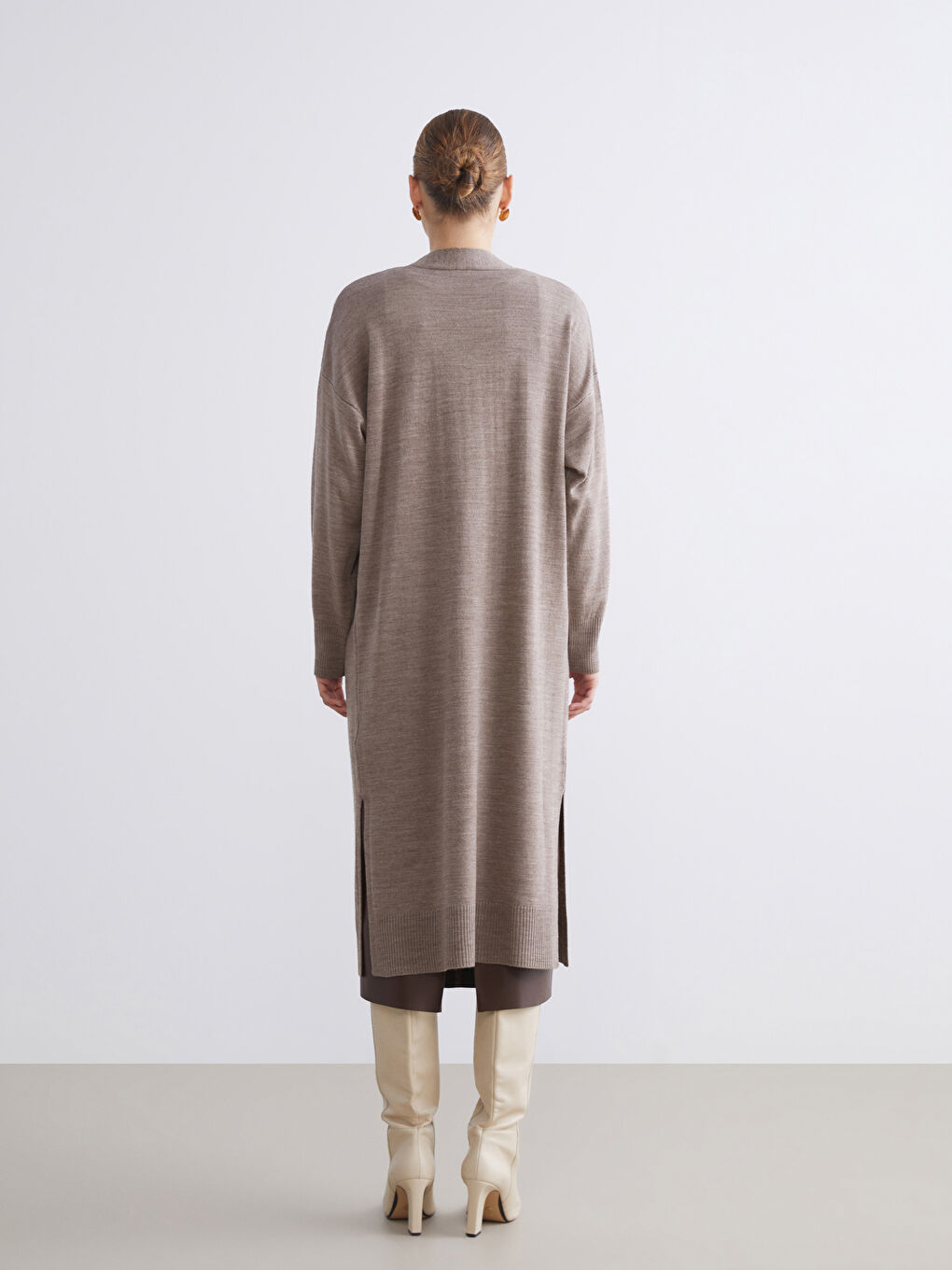 Bej V Yaka Kadın Triko Hırka-4