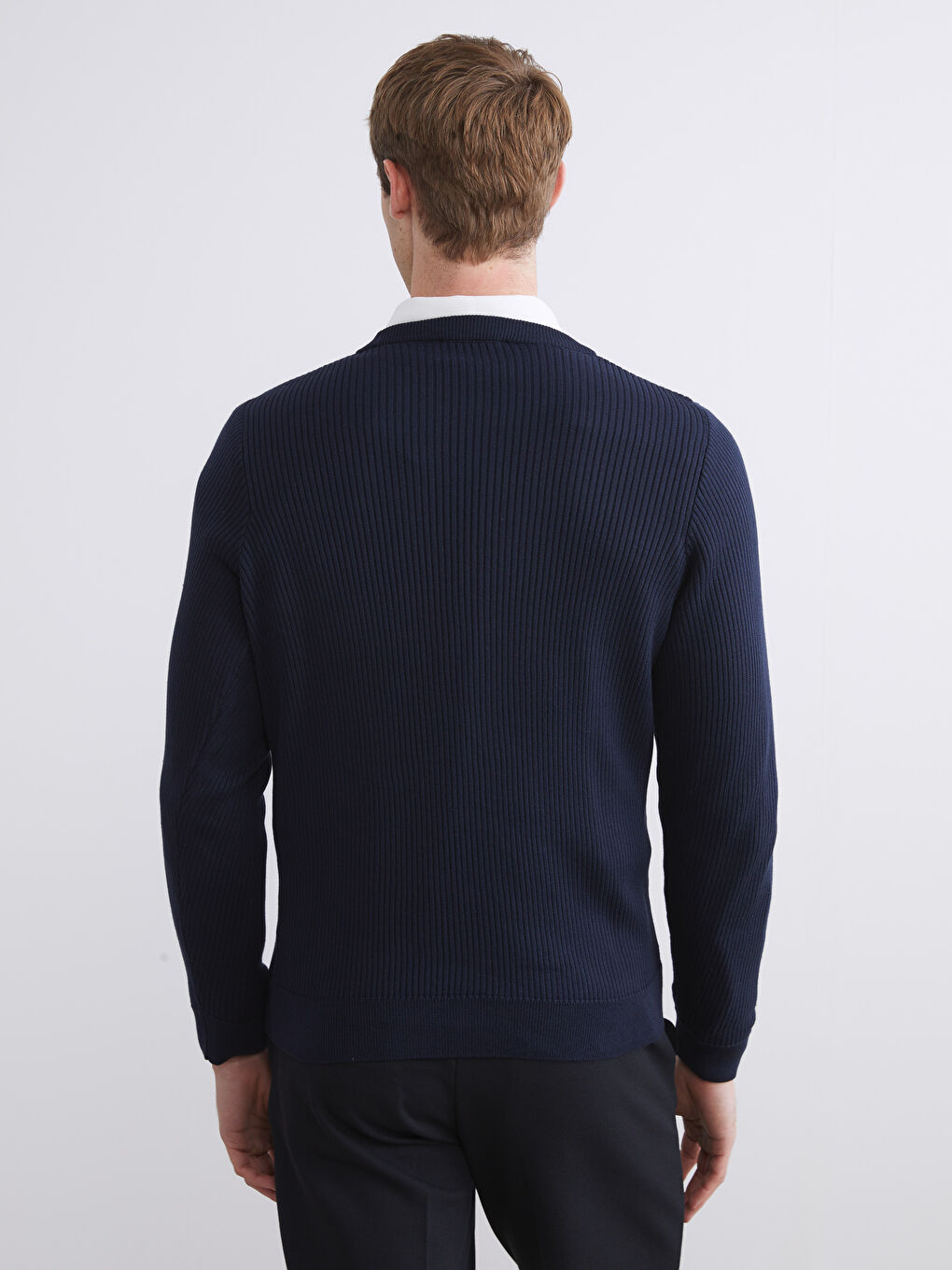 Мужской трикотажный свитер с круглым вырезом и длинными рукавами-3