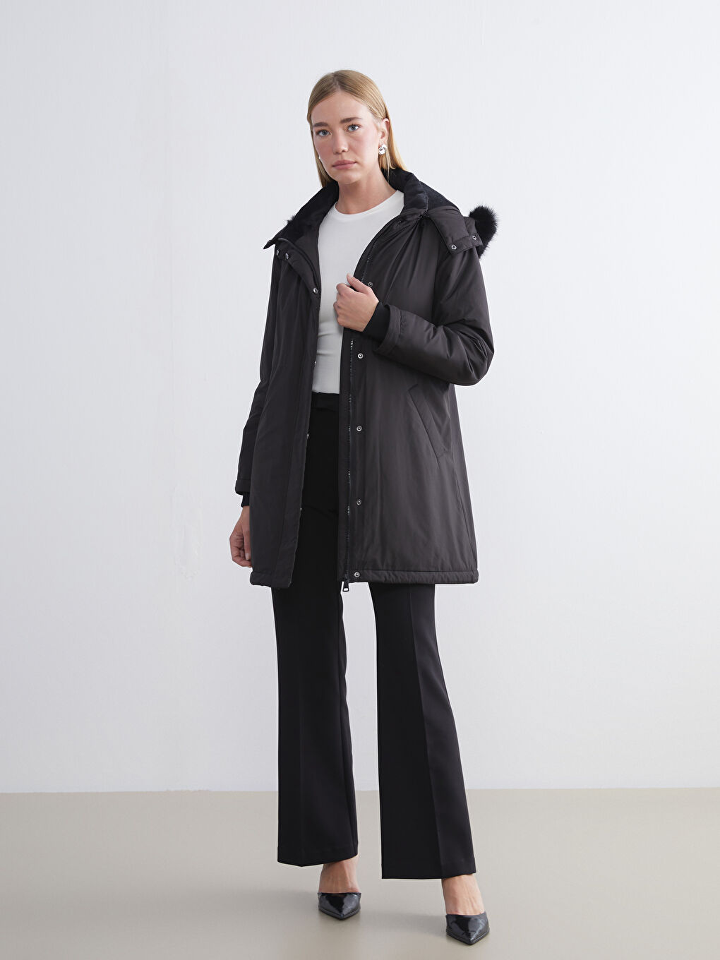 Woman BLACK Puffer Coat-1
