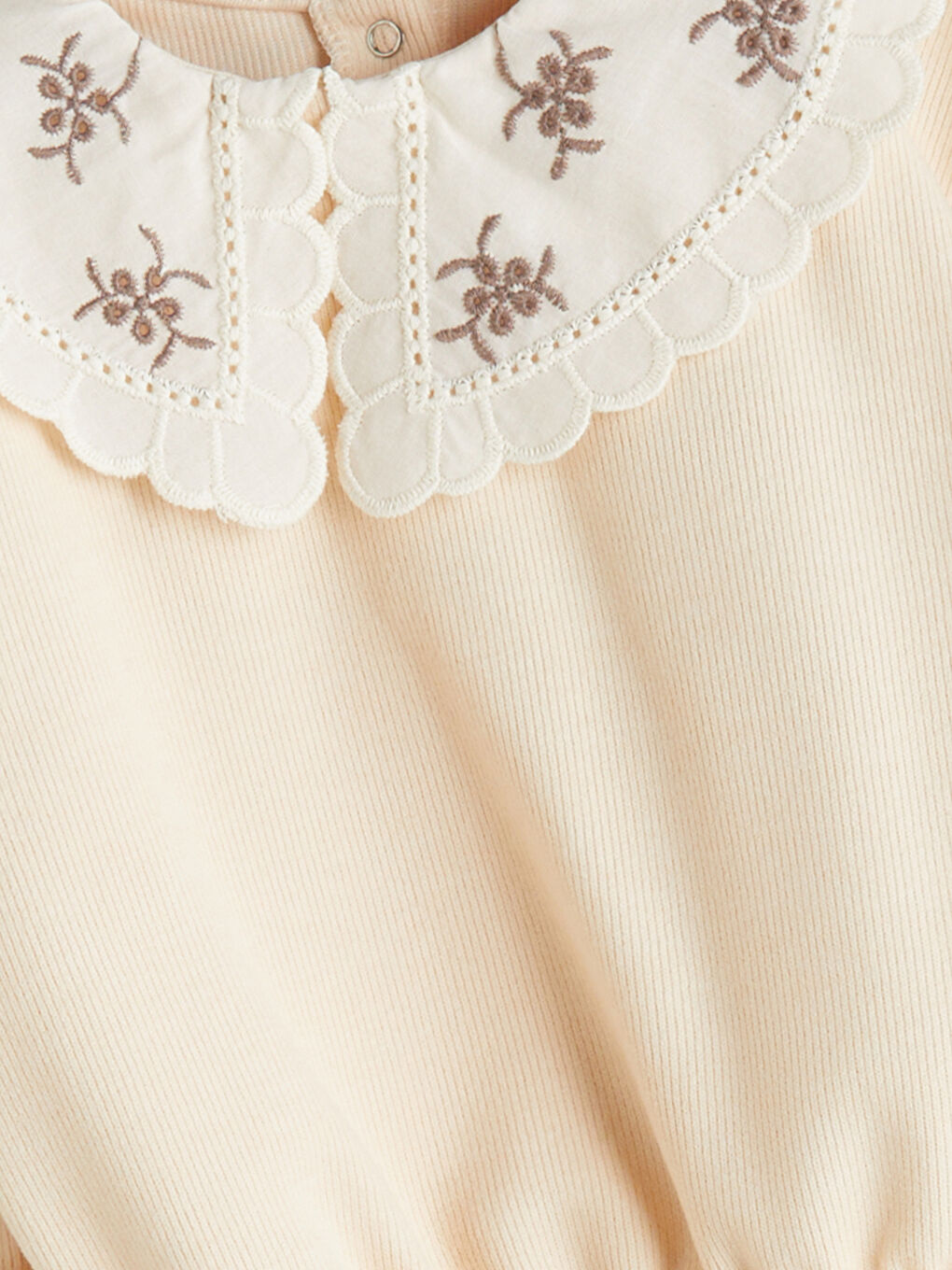 Bej Bebe Yaka Fırfırlı Kız Bebek Bluz-2