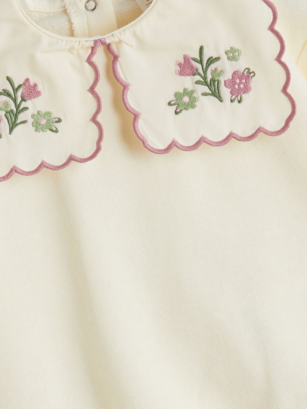 یه‌خه‌ خڕ کراوه‌ و شه‌ڕواڵی کچانی ساوا ٢ دانه‌ سێت-2