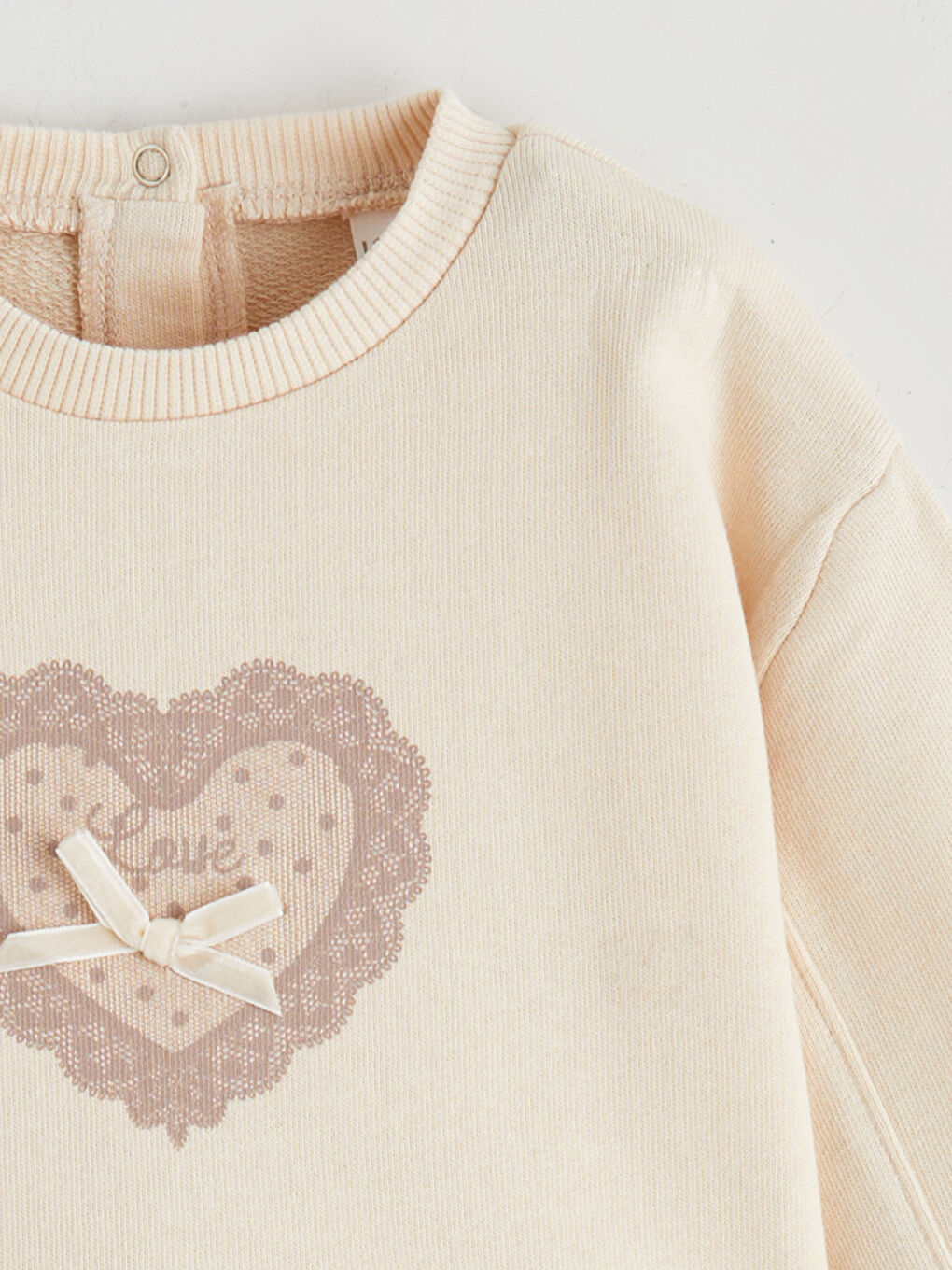 Bej Bisiklet Yaka Kurdele Detaylı Kız Bebek Sweatshirt-2