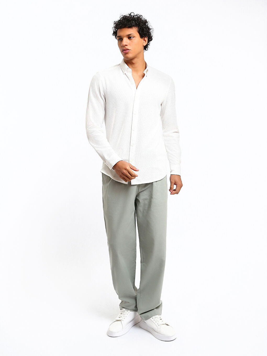 قميص رجالي بأكمام طويلة بقصة نحيفة-1