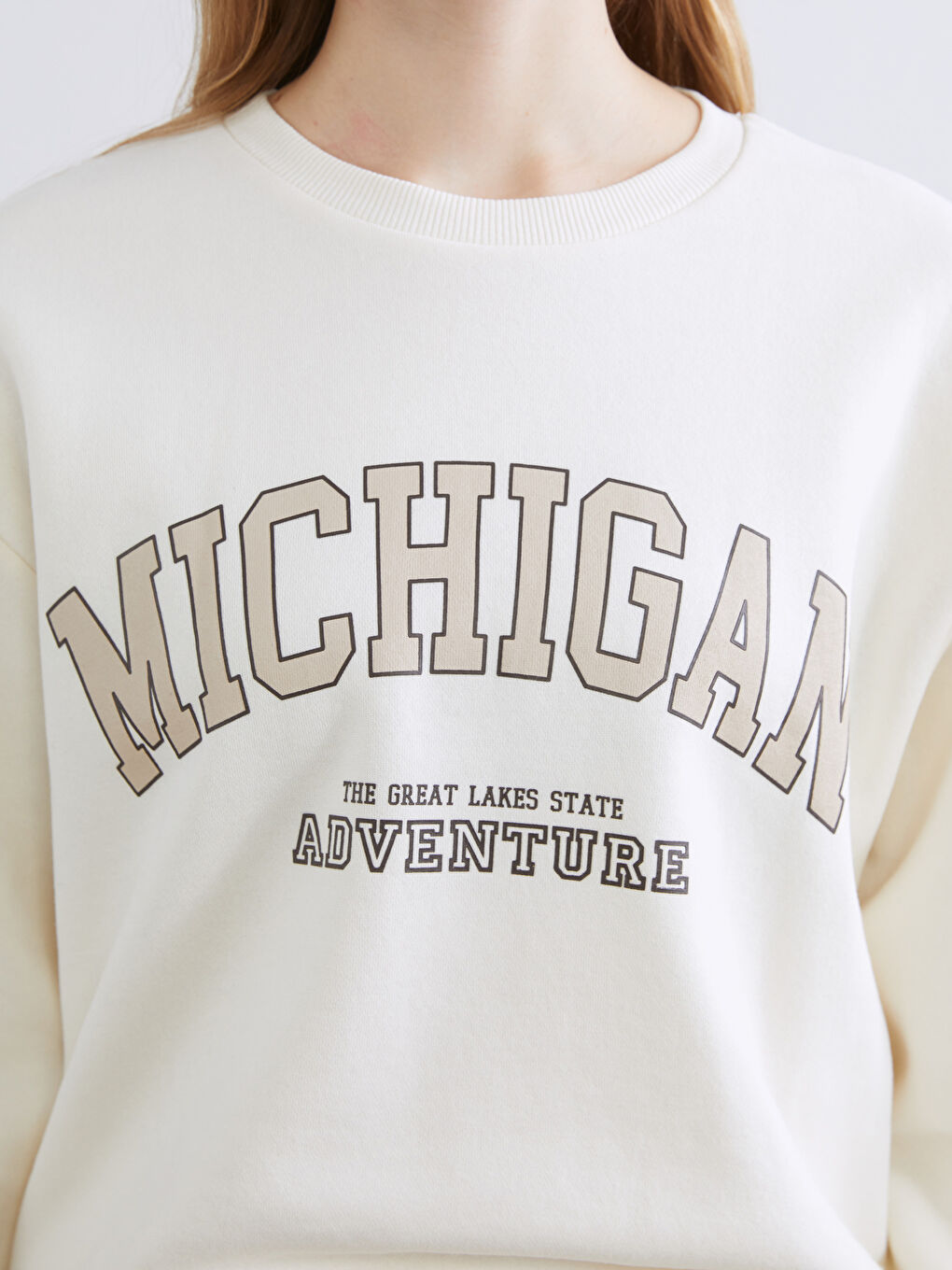 Женский свитшот оверсайз с принтом-2