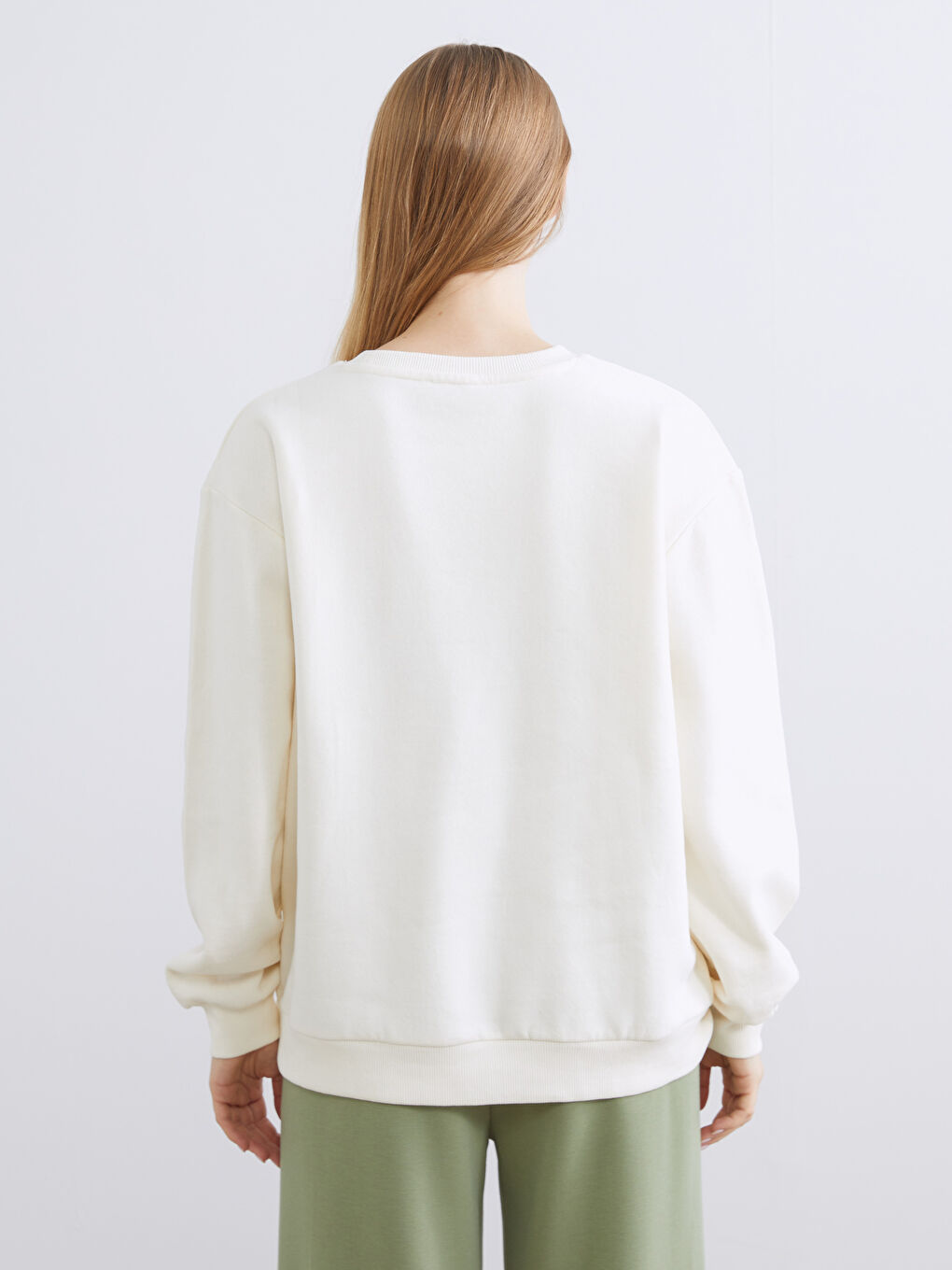 Женский свитшот оверсайз с принтом-3