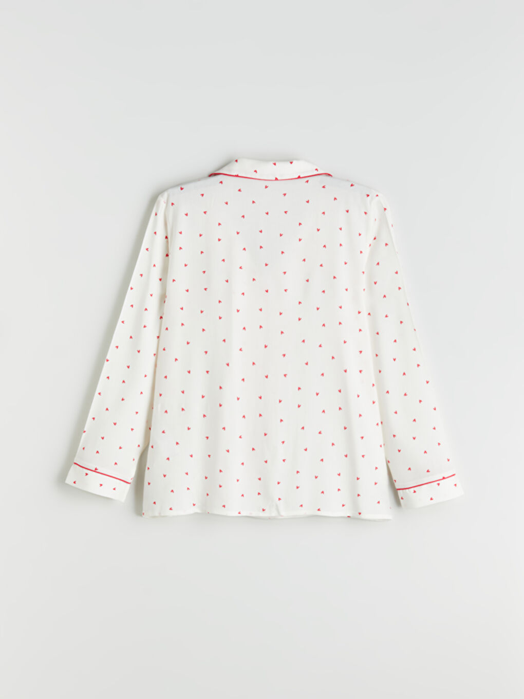 Ekru Gömlek Yaka Kalp Desenli Kadın Pijama Üstü-1