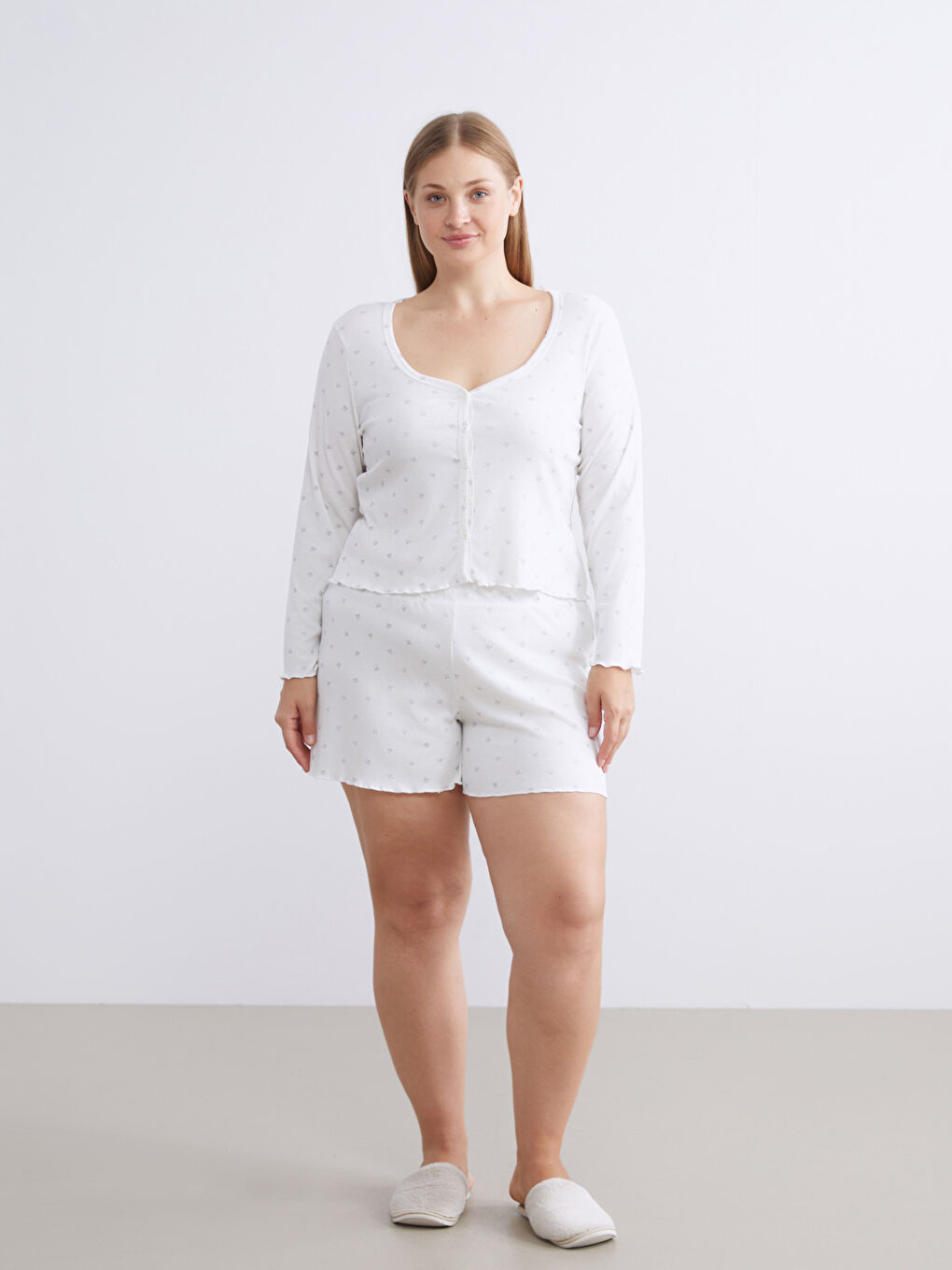 Ekru Kalp Yaka Desenli Kadın Şortlu Pijama Takımı-1