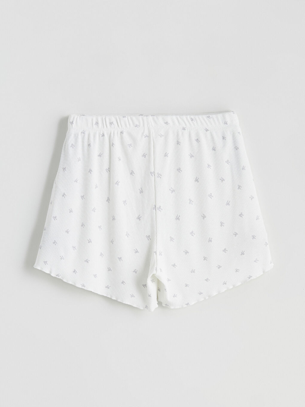 Ekru Kalp Yaka Desenli Kadın Şortlu Pijama Takımı-10