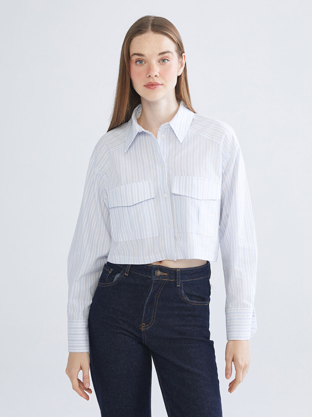 Chemise Rayée Coupe Courte en Popeline pour Femmes