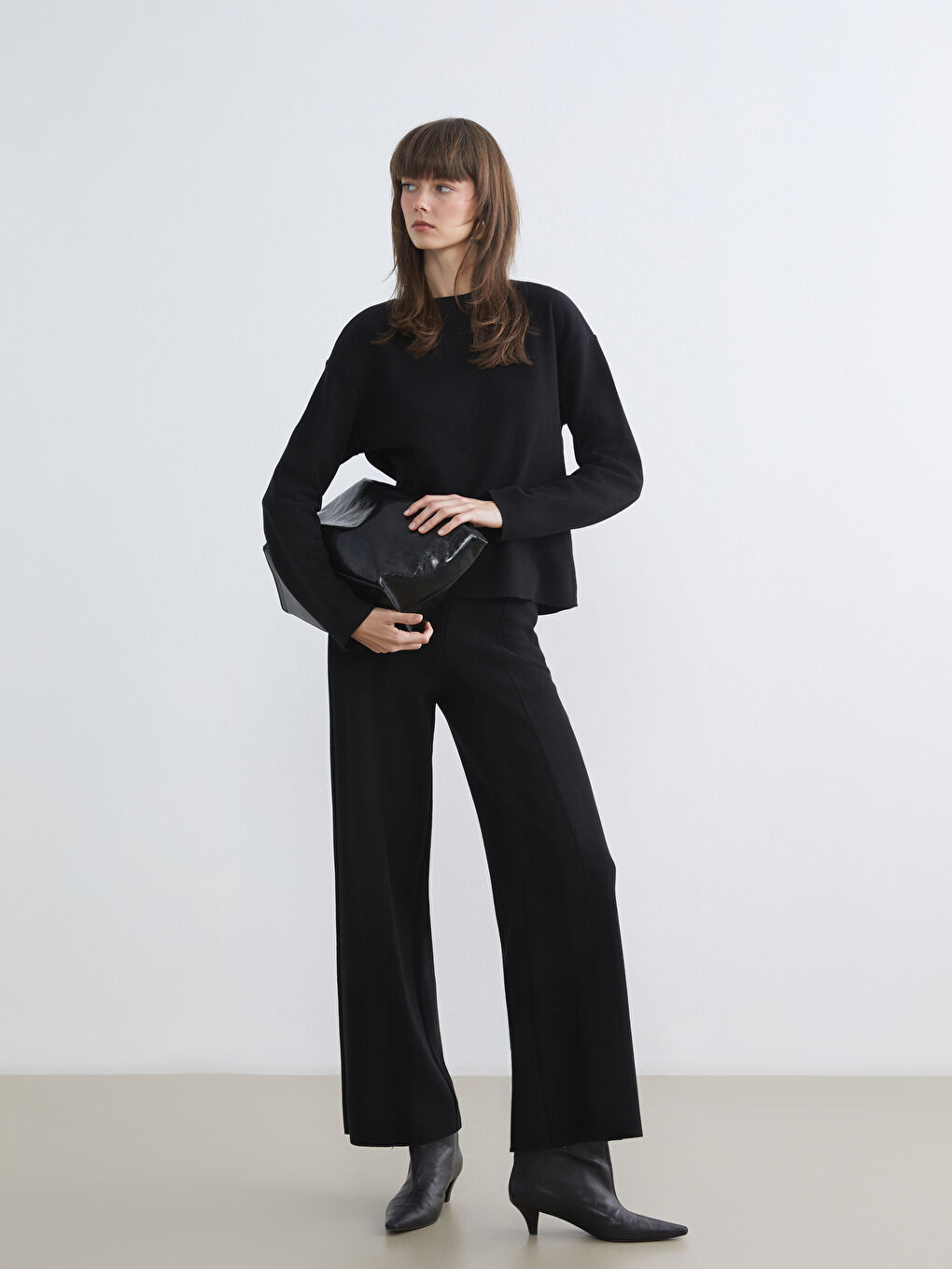 Siyah Bisiklet Yaka Kadın Sweatshirt-1