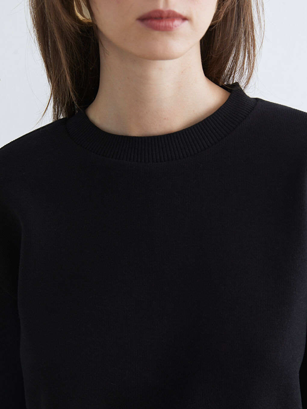 Siyah Bisiklet Yaka Kadın Sweatshirt-2