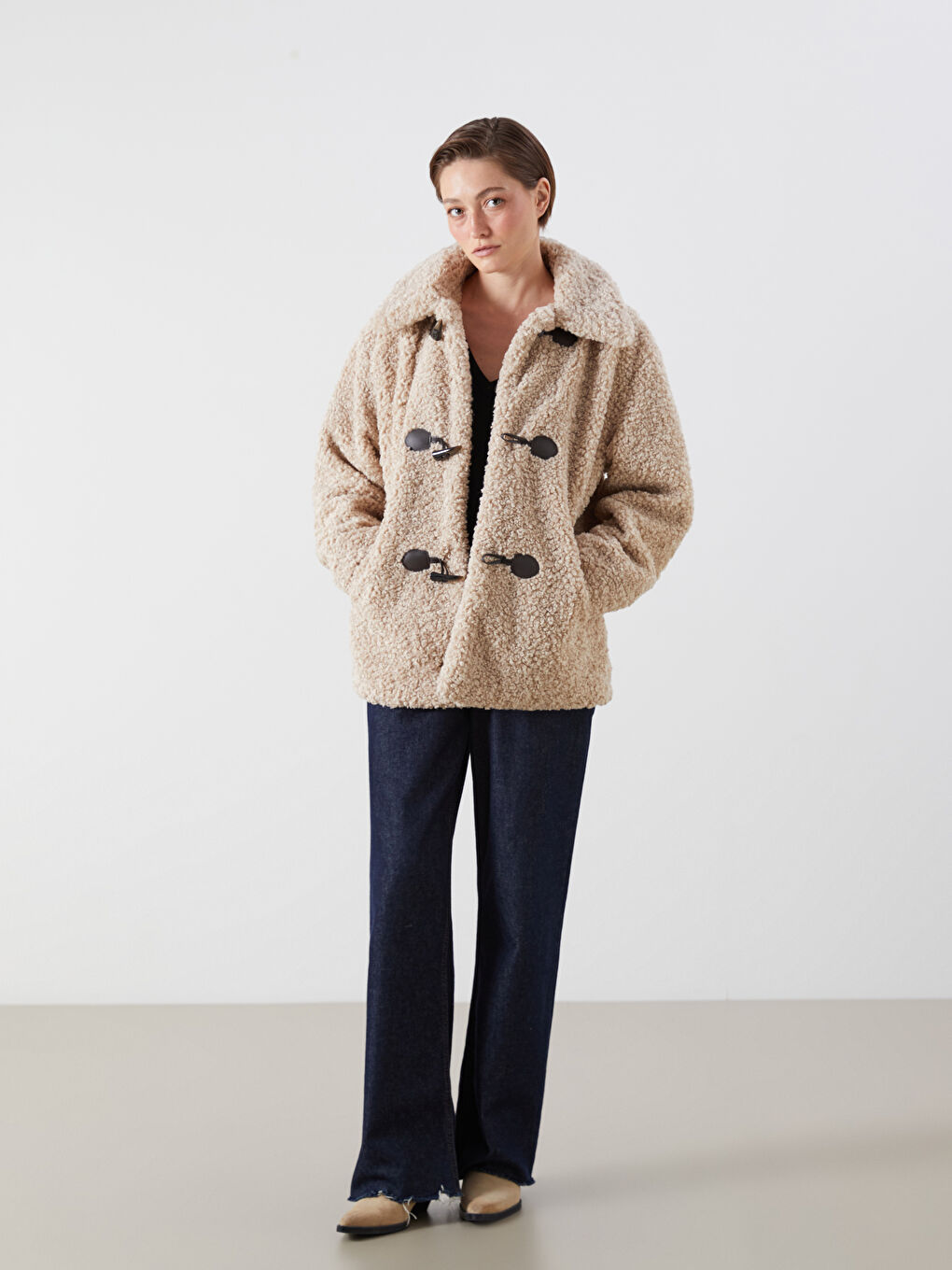 Bej Gömlek Yaka Kadın Pelüş Mont-1