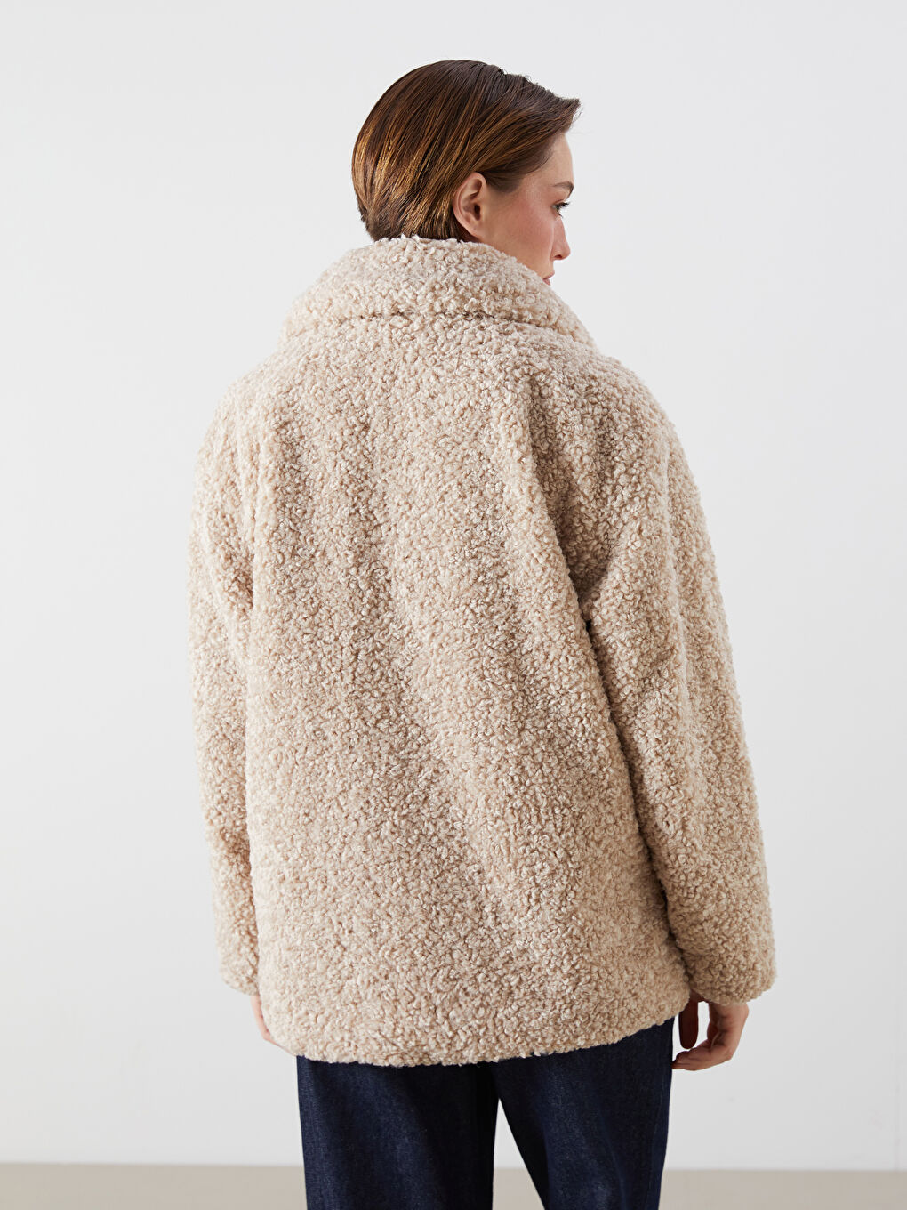 Bej Gömlek Yaka Kadın Pelüş Mont-4