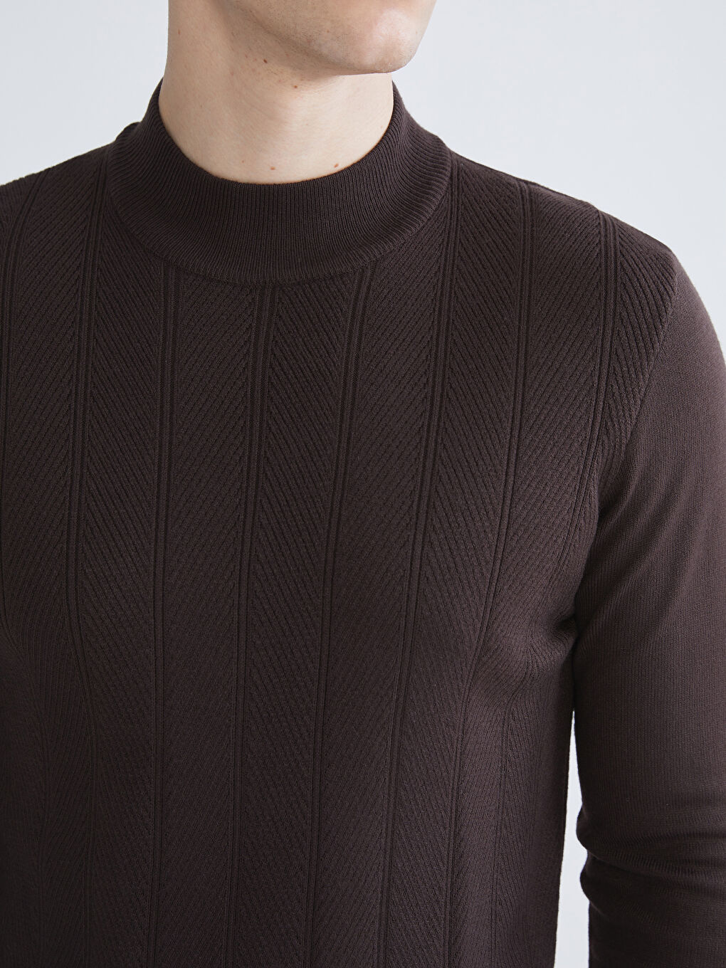 ნახევრად მაღალყელიანი მამაკაცებისთვის ტრიკოტაჟის სვიტერი-2