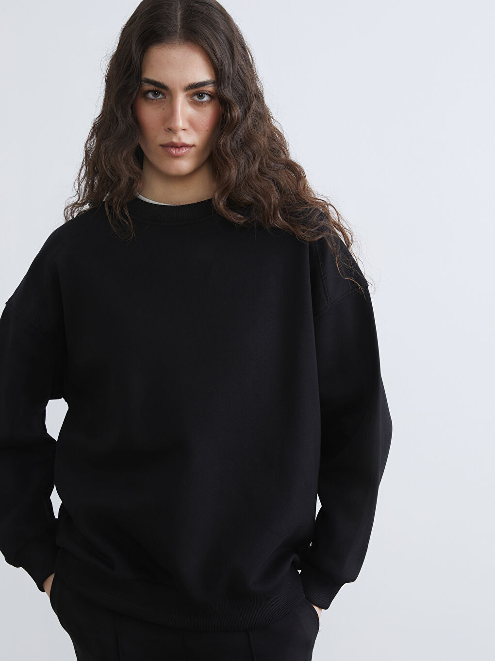 Siyah Bisiklet Yaka Oversize Kadın Kalın Sweatshirt