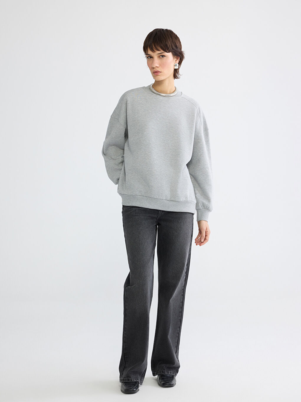 Gri Bisiklet Yaka Oversize Kadın Kalın Sweatshirt-1