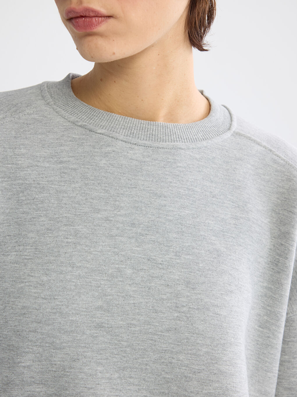 Gri Bisiklet Yaka Oversize Kadın Kalın Sweatshirt-2