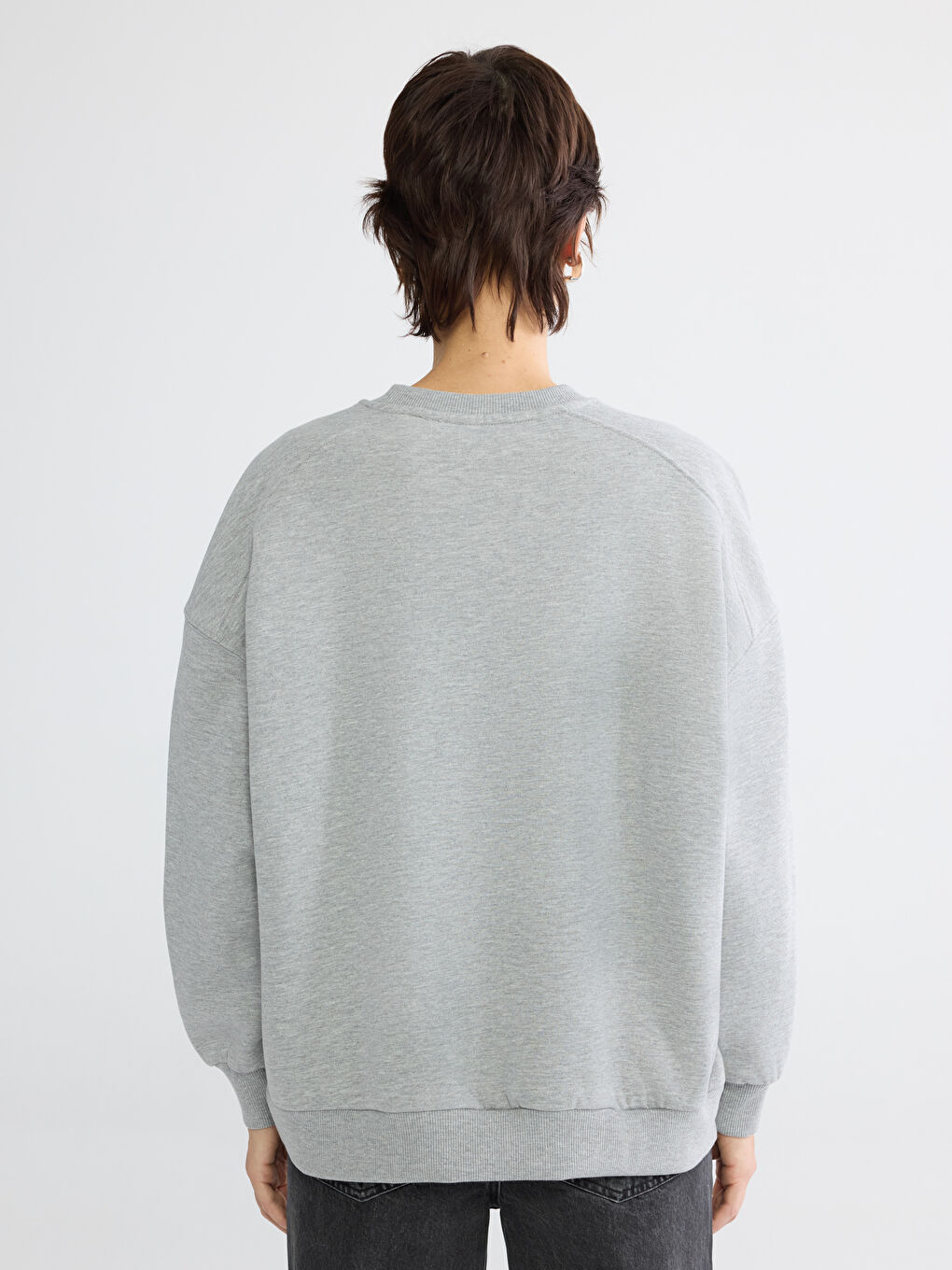 Gri Bisiklet Yaka Oversize Kadın Kalın Sweatshirt-4