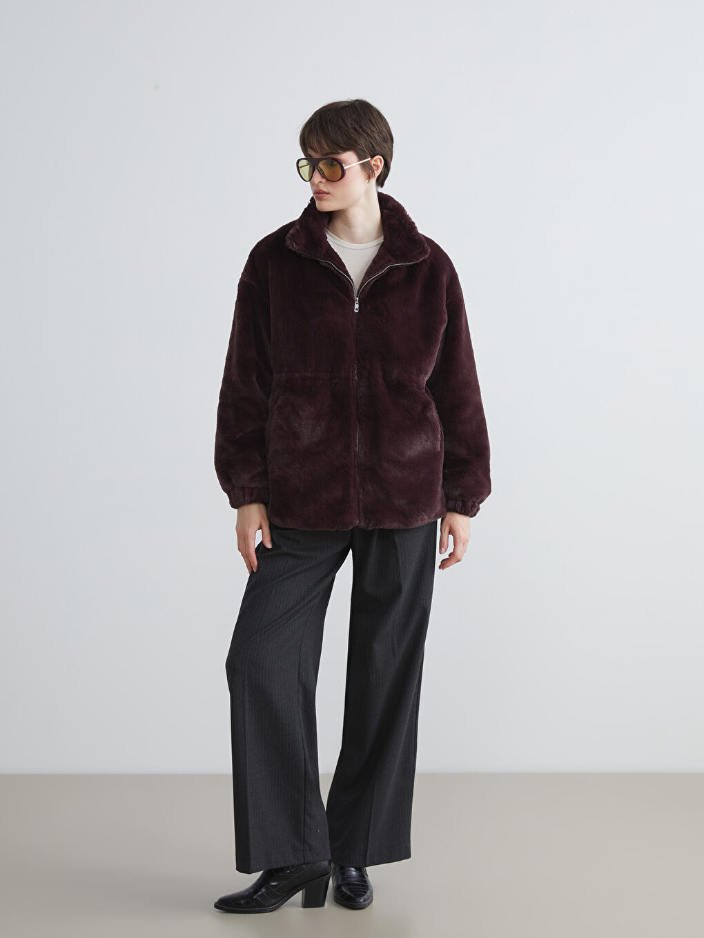 Bordo Dik Yaka Kadın Pelüş Mont-1