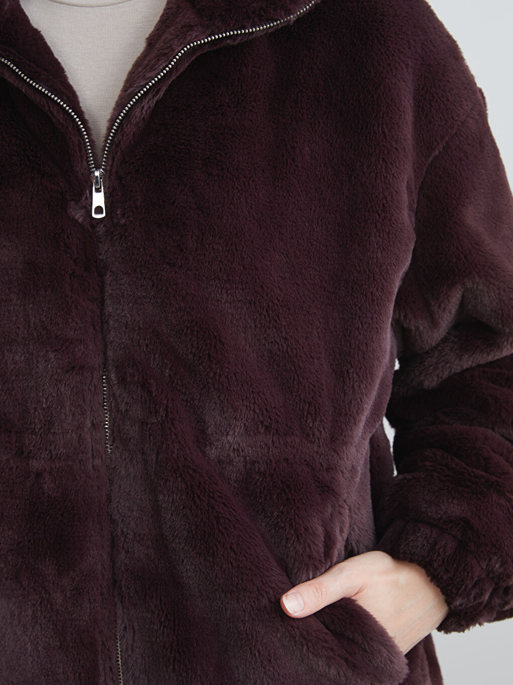 Bordo Dik Yaka Kadın Pelüş Mont-2