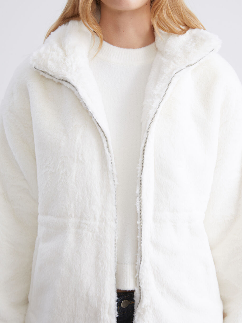 Ekru Dik Yaka Kadın Pelüş Mont-2