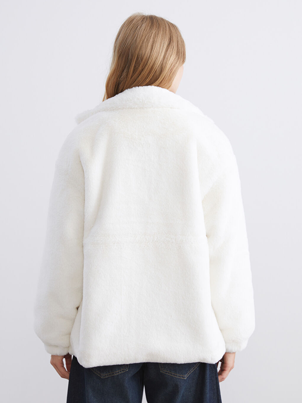 Ekru Dik Yaka Kadın Pelüş Mont-4