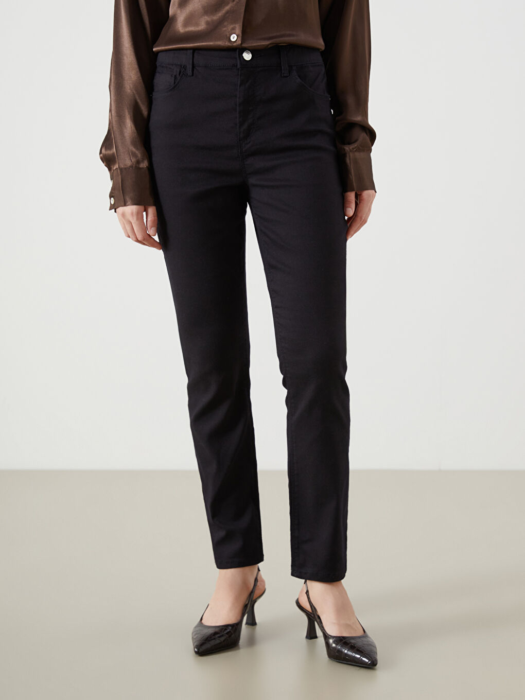 Siyah Beli Lastikli Slim Fit Kadın Jean Pantolon-2