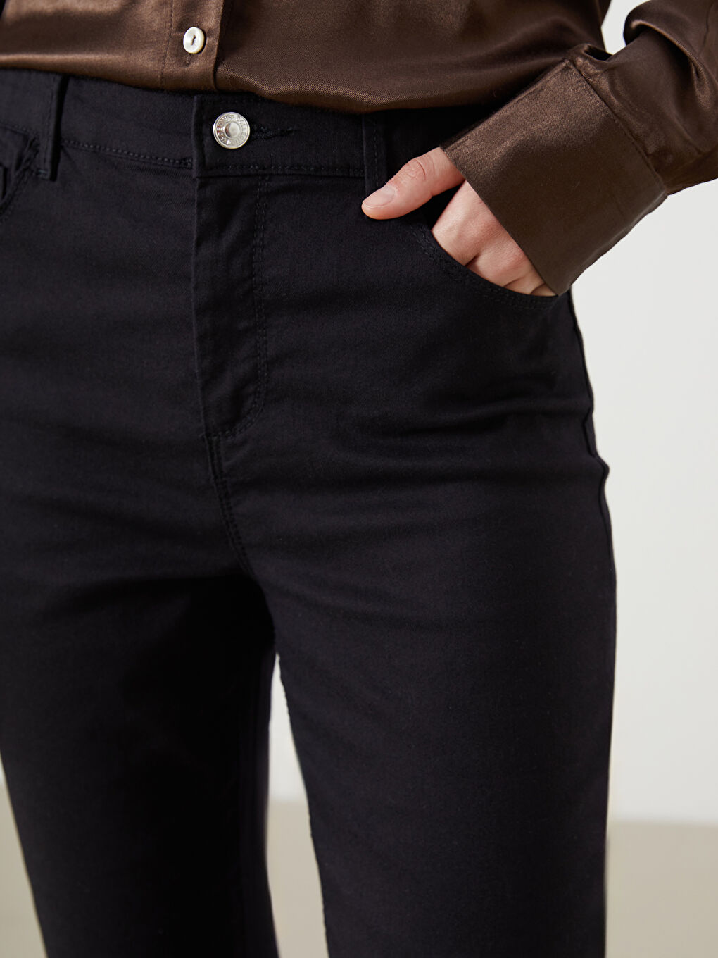 Siyah Beli Lastikli Slim Fit Kadın Jean Pantolon-3