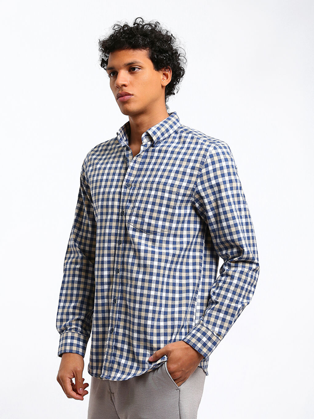 قميص رجالي كاروهات كم طويل بقصة عادية من قماش الجبردين-3