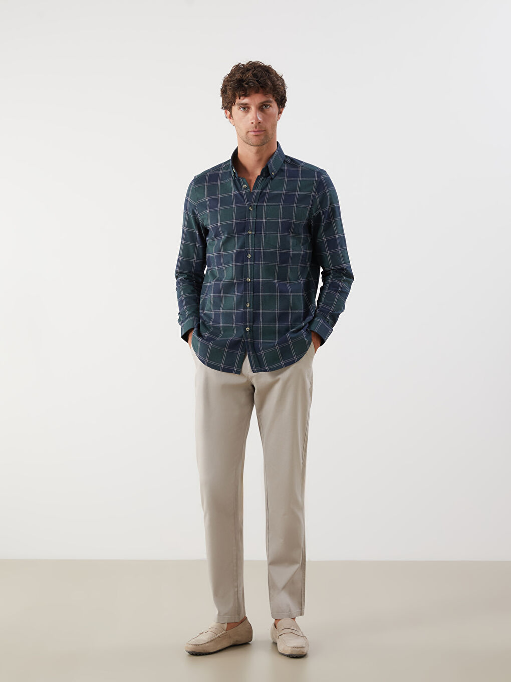 Chemise Pour Hommes Coupe Régulière à Manches Longues en Gabardine Écossaise-1