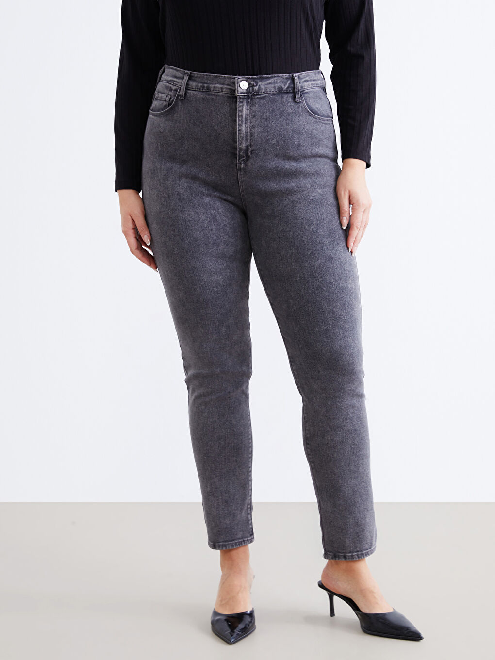 Žena SIVA Traperice-9