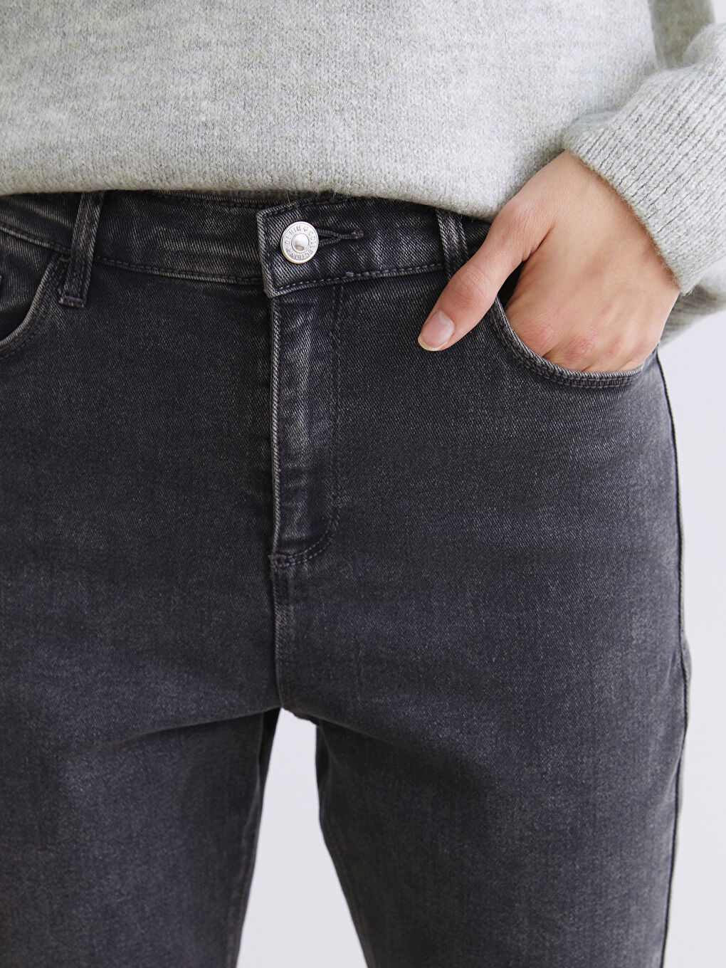 Žena SIVA Traperice-5