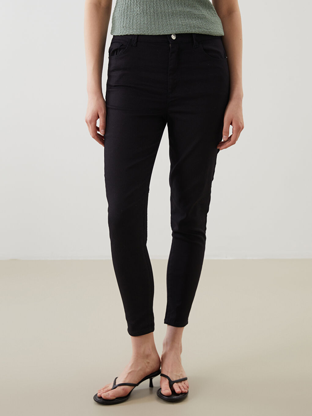 LCWAIKIKI Classic Slim Fit Women's Jeans -W5CC15Z8-J0F