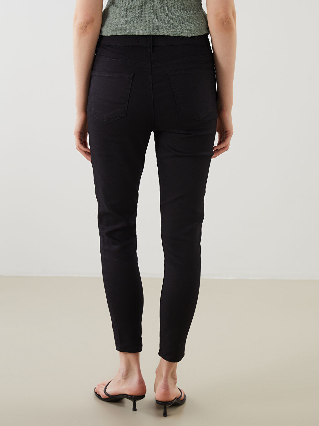 LCWAIKIKI Classic Slim Fit Women's Jeans -W5CC15Z8-J0F